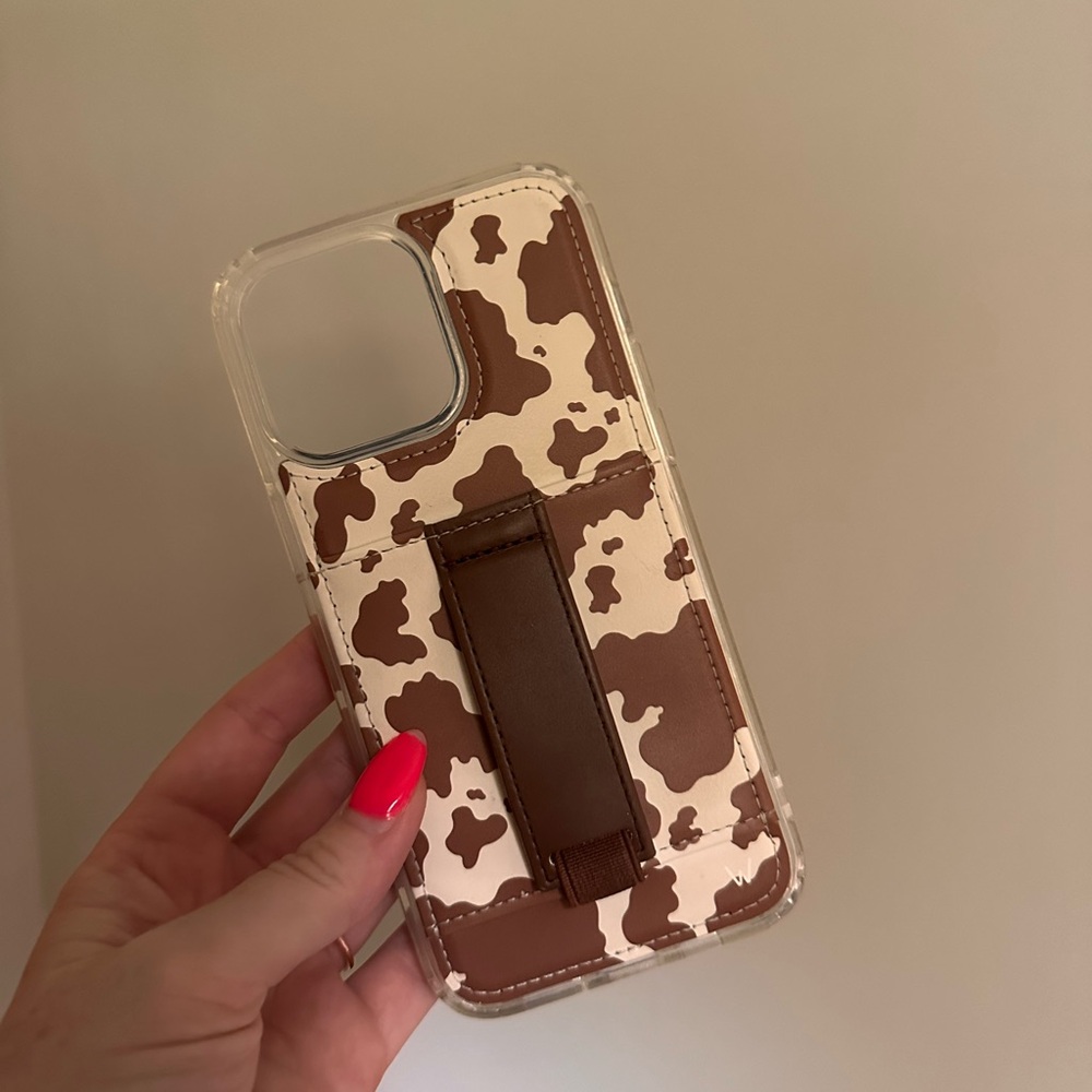 Cow Print walli iPhone 14 PM case